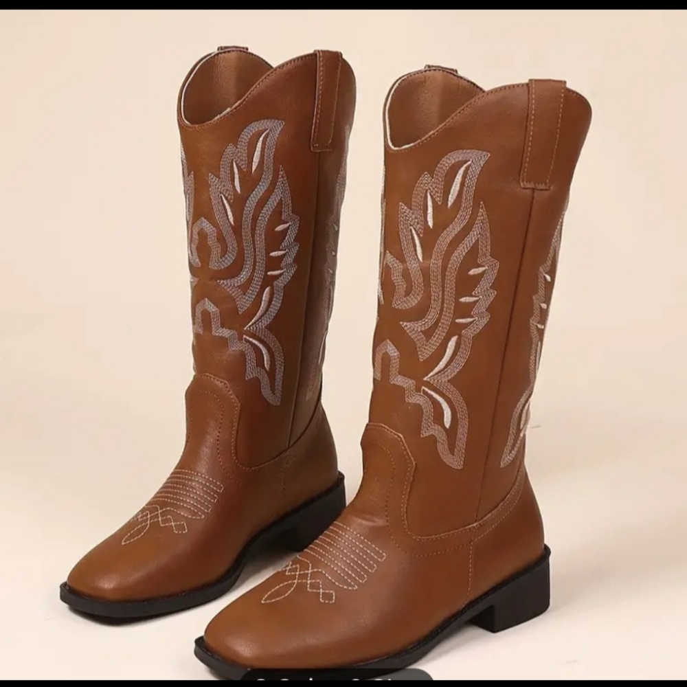 Brand new women's size 9 boots